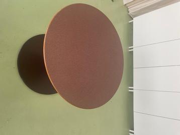 Bordeaux bistro tafeltje – Formica blad, metalen poot beschikbaar voor biedingen
