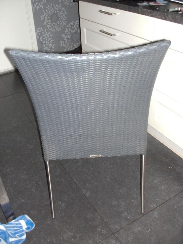 4 Stoelen te koop., Maison & Meubles, Chaises, Comme neuf, Quatre, Osier ou Rotin, Gris, Enlèvement