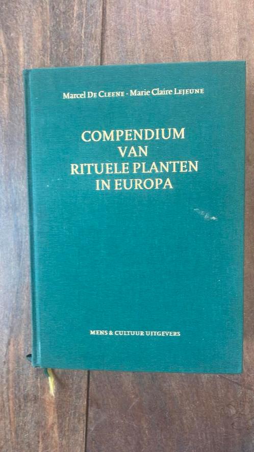 M. de Cleene - Compendium van rituele planten in Europa, Boeken, Wetenschap, Zo goed als nieuw, Ophalen of Verzenden