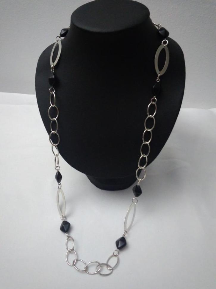 Vintage zilverkleurige Art-Deco ketting LBVYR, Handtassen en Accessoires, Kettingen, Nieuw, Kunststof, Zilver, Met hanger, Verstelbaar