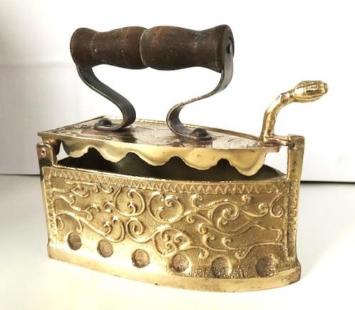 Strijkijzer messing Frankrijk Houtskoolijzer Antiek✨😍🤗👌, Antiek en Kunst, Curiosa en Brocante, Ophalen of Verzenden