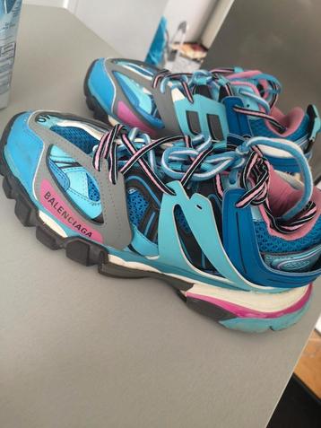 balenciaga pointure 40  beschikbaar voor biedingen