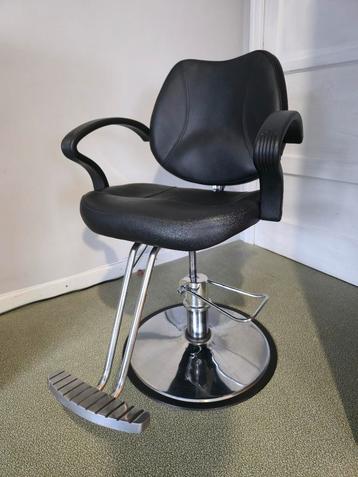 BarberPub leren kappersstoel als nieuw beschikbaar voor biedingen