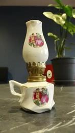 Mini lampe a petrole en porcelaine., Enlèvement ou Envoi
