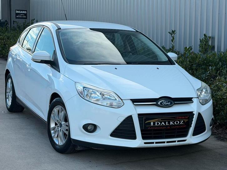 Ford Focus • 1.6 TDCI • Navi • LED •Isofix • PDC • Bon état!, Autos, Ford, Entreprise, Achat, Focus, ABS, Phares directionnels