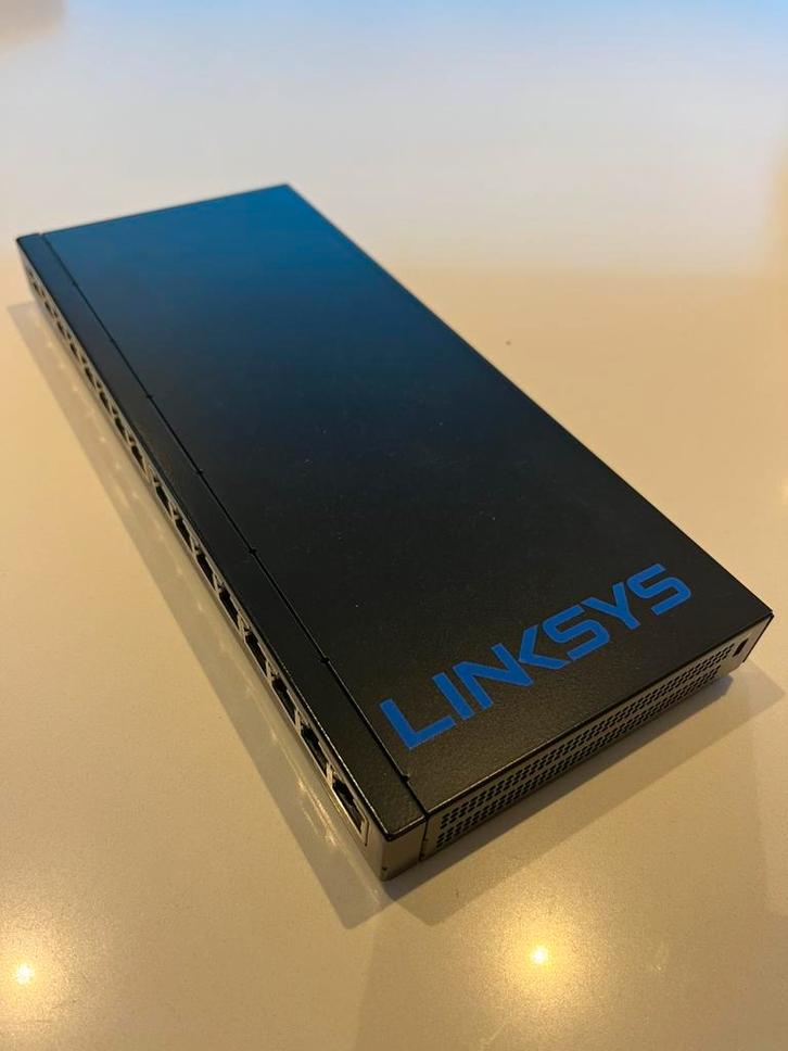 Linksys LGS116P Switch, Computers en Software, Netwerk switches, Zo goed als nieuw, Ophalen