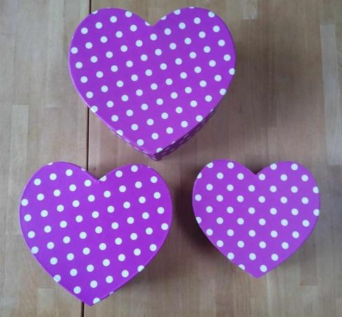 Set nieuwe in elkaar passende kartonnen dozen in hartvorm, Huis en Inrichting, Overige Huis en Inrichting, Nieuw, Ophalen of Verzenden