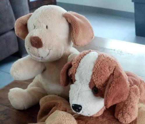 2 zachte knuffels, 2 honden, Kinderen en Baby's, Speelgoed | Knuffels en Pluche, Zo goed als nieuw, Hond, Ophalen of Verzenden