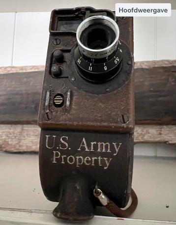 WWII BELL & HOWELL '134' SERIES 8mm CINE CAMERA. beschikbaar voor biedingen