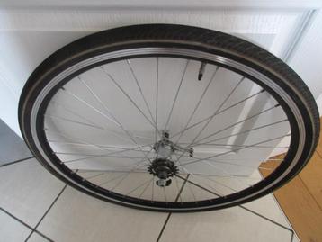 Achterwiel 28X 1 3/8X 1 5/8 met torpedorem met anti-lekband beschikbaar voor biedingen