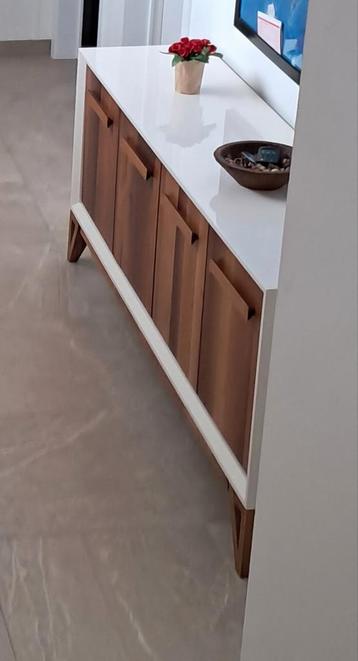 Hele mooie dressoir  beschikbaar voor biedingen