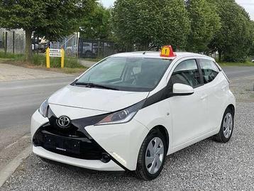 Toyota Aygo 1.0i VVT-i x-play automatique