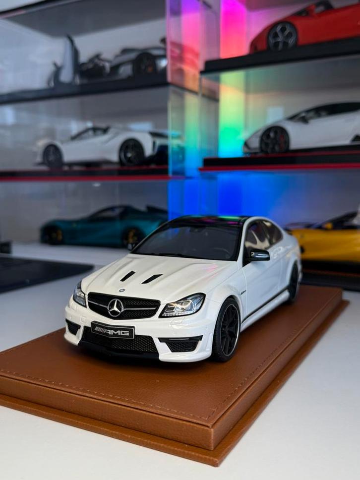 Mercedes amg C63 GT Spirit 1/18, Hobby en Vrije tijd, Modelauto's | 1:18, Zo goed als nieuw, Ophalen of Verzenden