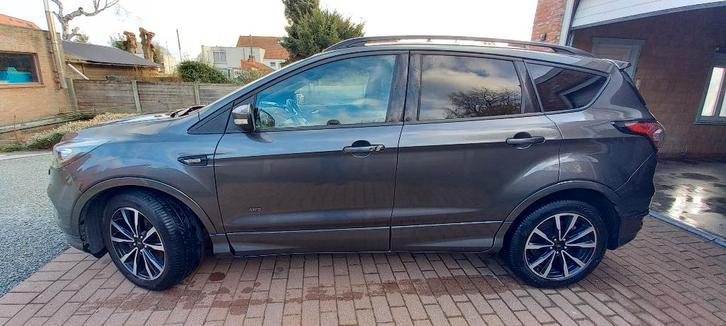 Ford kuga 2.0 diesel, Auto's, Ford, Particulier, Kuga, 4x4, Diesel, Euro 5, SUV of Terreinwagen, 5 deurs, Automaat, Zwart, Vierwielaandrijving