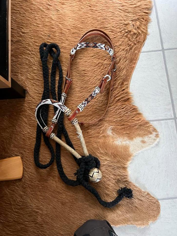 Meerdere western hoofdstellen te koop – cob/quarter, Dieren en Toebehoren, Paarden en Pony's | Hoofdstellen en Tuigage, Zo goed als nieuw