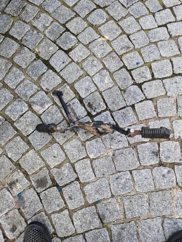 Dax onderstel beschikbaar voor biedingen