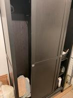 Zwarte kledingkast, Enlèvement, Utilisé