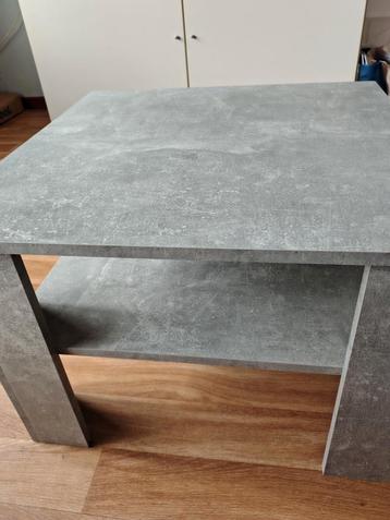 Salontafel 60x60  beschikbaar voor biedingen