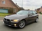 BMW 320D / automaat/ Panoramisch dak/ Camera/Blanco KVV, Auto's, BMW, Automaat, Euro 6, USB, Bruin