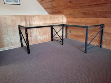 (bureau)tafels beschikbaar voor biedingen
