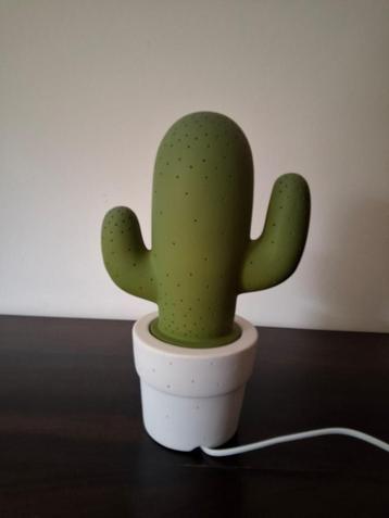 Cactus lamp beschikbaar voor biedingen