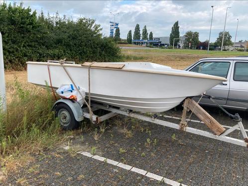 Polyester bootje met  trailer zonder motor voor opknap!!, Watersport en Boten, Motorboten en Motorjachten, Gebruikt, Polyester