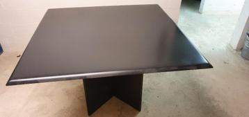 tafel beschikbaar voor biedingen