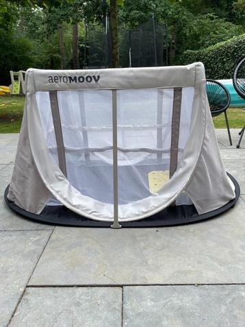 AeroMoov reisbedje + volledige set accessoires beschikbaar voor biedingen