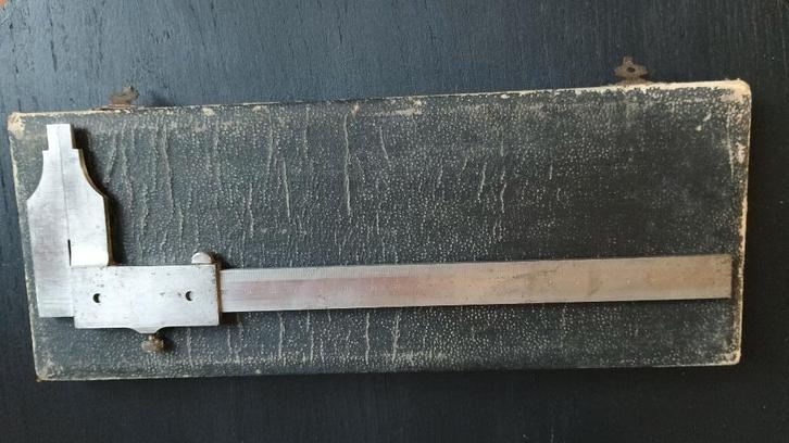 Ancien pied à coulisse de 1950 ( 25cm), Bricolage & Construction, Instruments de mesure, Son, Enlèvement