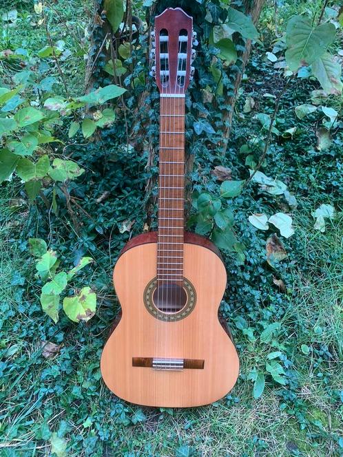 Santos Y Mayor GSM 9B 4/4 - Guitare classique, Musique & Instruments, Instruments à corde | Guitares | Acoustiques, Comme neuf