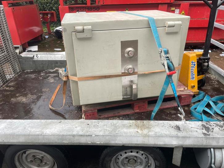 Werkende kluis, Doe-het-zelf en Bouw, Metalen, Gebruikt, IJzer, Ophalen