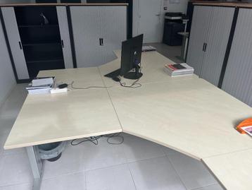 Plateau de bureau avec retour beschikbaar voor biedingen
