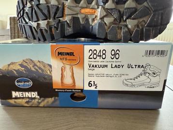 Schoenen beschikbaar voor biedingen