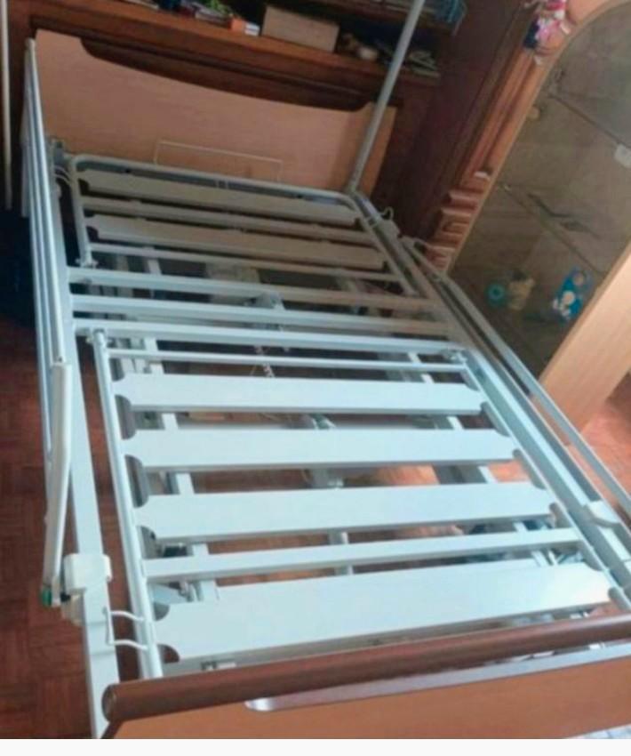 Lit medical electrique grande taille XXL, Divers, Matériel Infirmier, Utilisé, Enlèvement ou Envoi