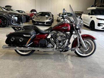 Harley Davidson Road King Classic met Jekill&Hyde beschikbaar voor biedingen