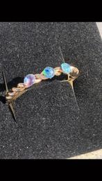 Goudkleurige ring maat 18 met natuurlijk Australische opaal, Handtassen en Accessoires, Ringen, Overige materialen, Met edelsteen