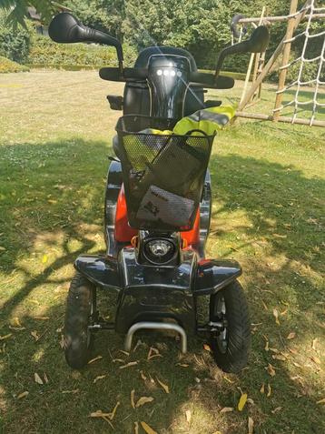 Scootmobiel mezzo 4 Life&mobility bijna nieuw info0488826971 beschikbaar voor biedingen