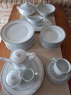 69-delig porseleinen koffie- en eetservies voor 12 personen, Huis en Inrichting, Keuken | Servies, Ophalen, Zo goed als nieuw