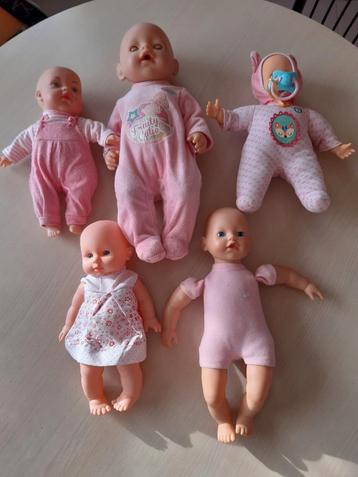 Verschillende poppen (ook babyborn) beschikbaar voor biedingen