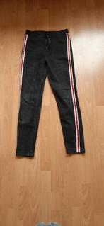 Zwarte broek small met achterzakken en rekbare stof, Ophalen of Verzenden, Zo goed als nieuw