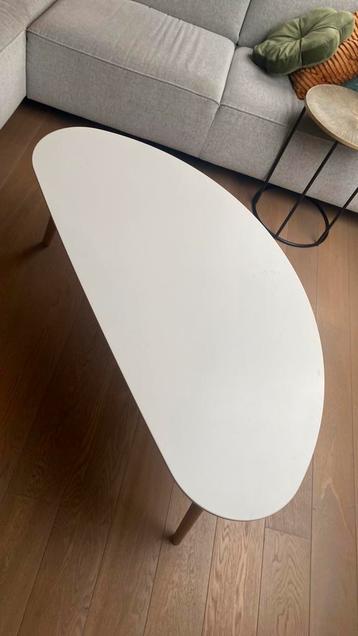  Moderne witte salontafel – Scandinavisch, houten poten beschikbaar voor biedingen