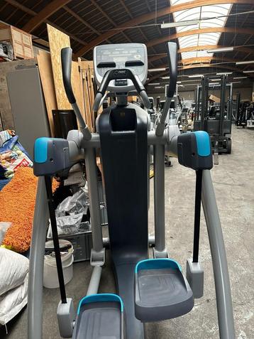 Precor AMT 835 crosstrainer 2ehands 1400.- ook Technogym beschikbaar voor biedingen