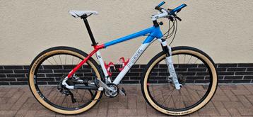 Mountainbike full XT met nieuwe reserveonderdelen!, Fietsen en Brommers, Ophalen, Zo goed als nieuw