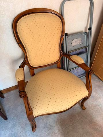 Fauteuil ancien style Napoléon III–bois verni et tissu jaune beschikbaar voor biedingen