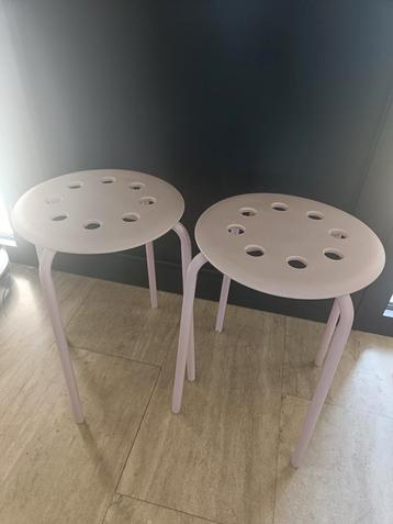 Roze krukjes beschikbaar voor biedingen