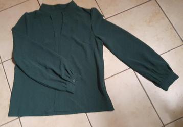 donker groene bloes mt M beschikbaar voor biedingen