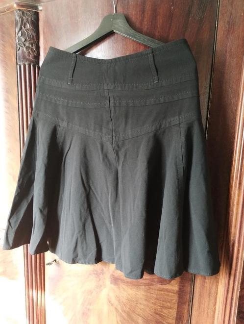 Zwarte rok maat 40, Kleding | Dames, Rokken, Zo goed als nieuw, Maat 38/40 (M), Zwart, Knielengte, Ophalen of Verzenden