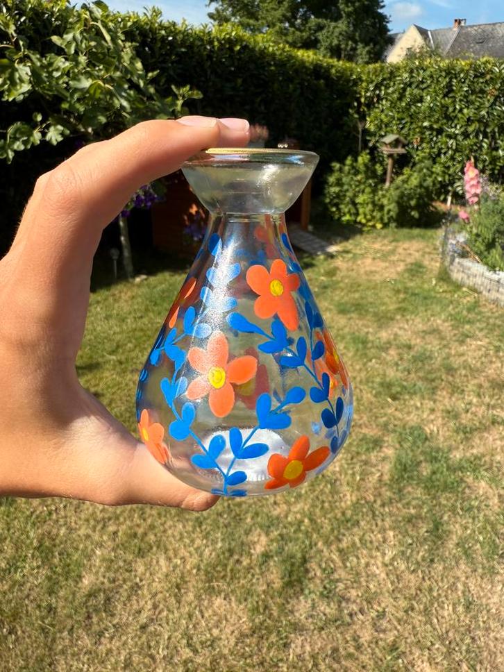 Zelf versierde vaas, Huis en Inrichting, Woonaccessoires | Vazen, Nieuw, Overige kleuren, Minder dan 50 cm, Glas, Ophalen of Verzenden