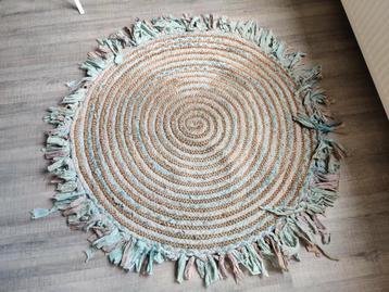 Rond tapijt 1m30 diameter beschikbaar voor biedingen