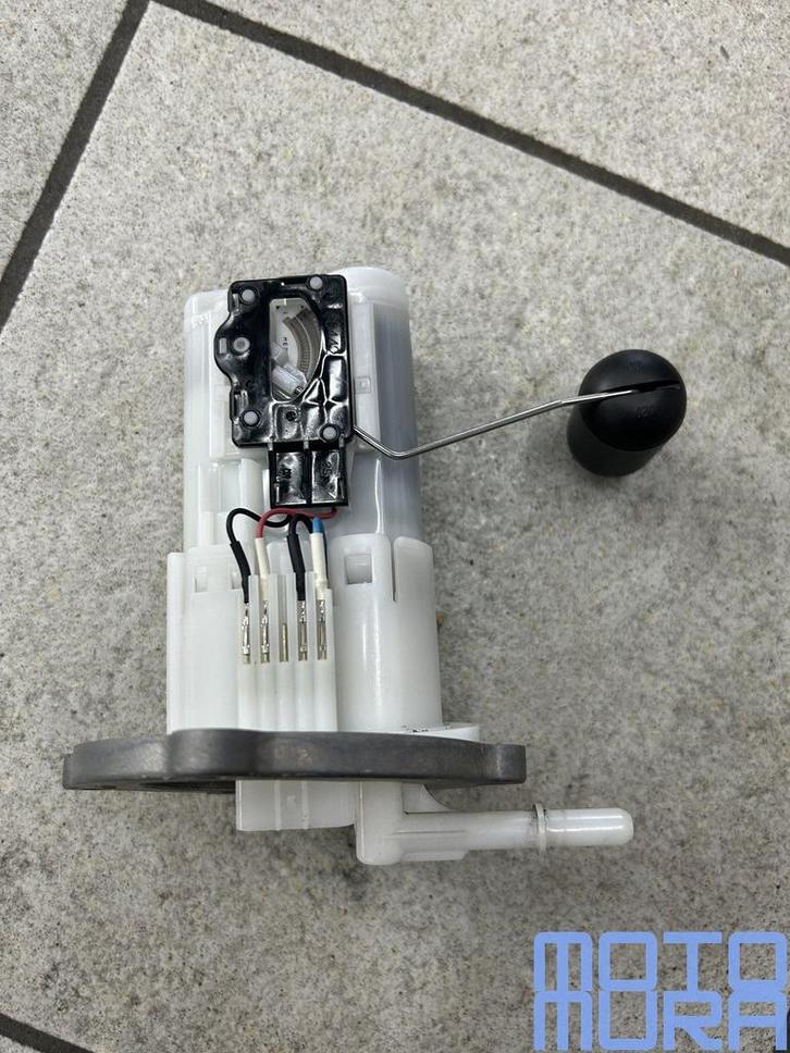 Brandstofpomp voor de Yamaha XSR 900 2022 - 2023 XSR900 benz, Motoren, Onderdelen | Yamaha, Gebruikt, Ophalen of Verzenden